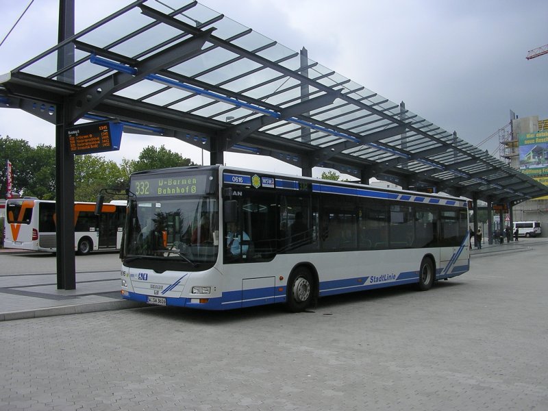MAN, Linie 332 von Hattingen Busbahnhof nach Wuppertal-Oberbarmen
S-Bahnhof,Wagen 616 der WSW.(24.09.2008)