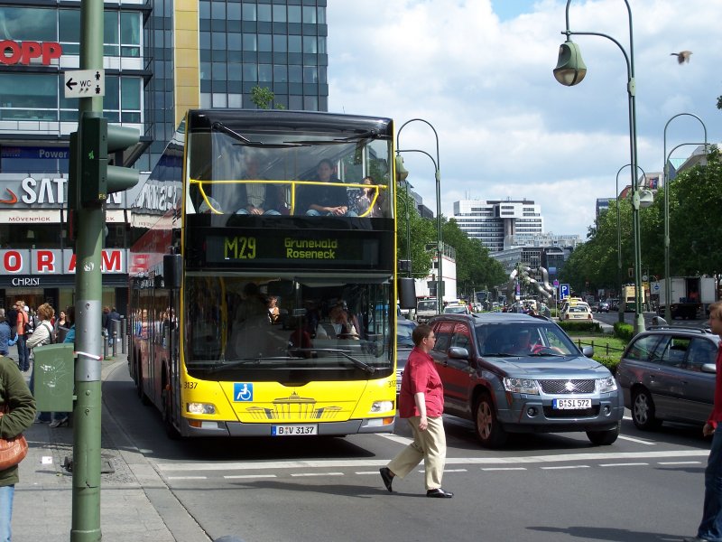 MAN Lion's City DD in Berlin. Meiner Meinung sind das die Busse, die man in Berlin am hufigsten antrifft.