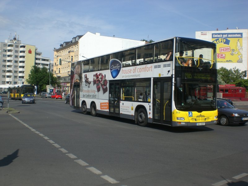 MAN Lion's City DD (Doppelstock) auf der Linie M85 nach S-Bahnhof Lichterfelde Sd am U-Bahnhof Kleistpark.