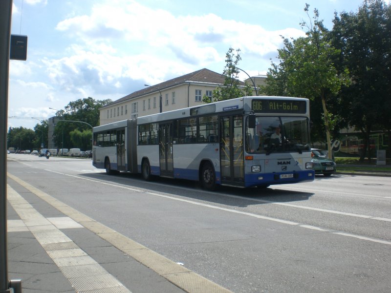 MAN moderner SL-Bus auf der Linie 606 nach Alt-Golm am Hauptbahnhof.