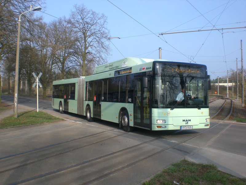 MAN Niederflurbus 2. Generation als SEV fr die Straenbahnlinie 4 an der Haltestelle Kopernikusstrae.