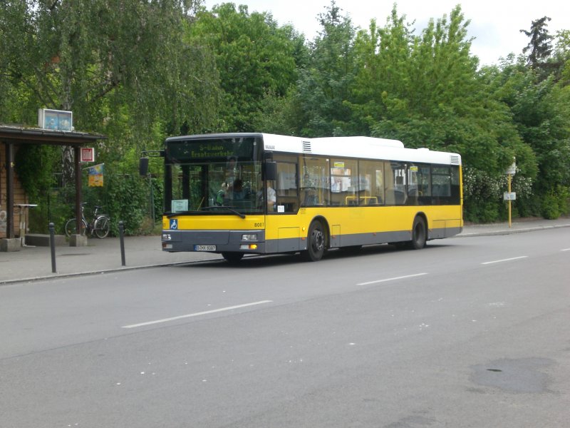 MAN Niederflurbus 2. Generation als SEV fr die S-Bahnlinien 9 und 45 zwischen S-Bahnhof Grnau und Flughafen Berlin Schnefeld.
