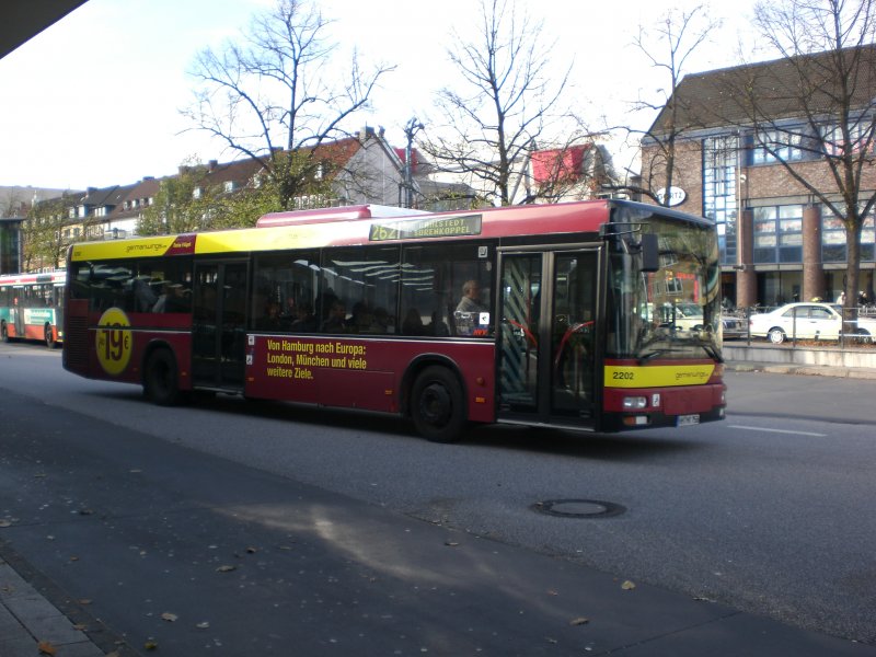 MAN Niederflurbus 2. Generation auf der Linie 262 nach Rahlstedt Sorenkoppel am U-Bahnhof Wandsbek-Markt.