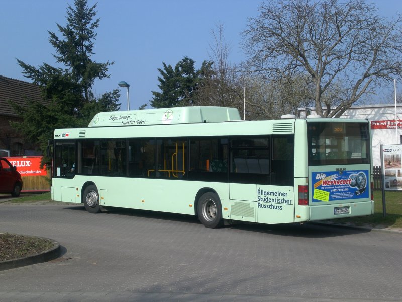 MAN Niederflurbus 2. Generation auf der Linie 980 nach Seefichten am Bahnhof Rosengarten.