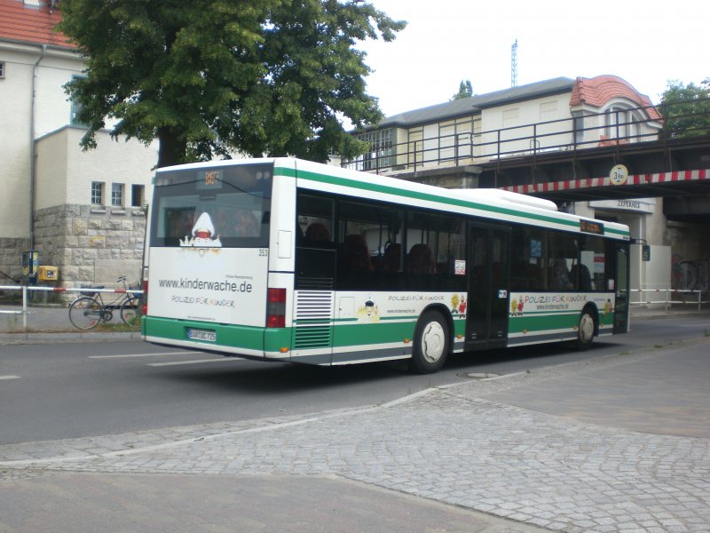 MAN Niederflurbus 2. Generation auf der Linie 867 nach Musikerviertel am S-Bahnhof Zepernick.