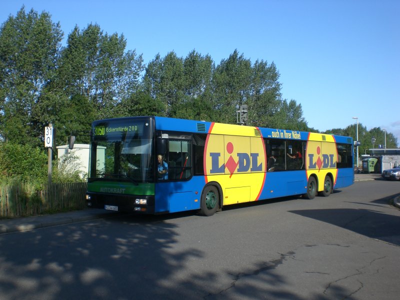 MAN Niederflurbus 2. Generation auf der Linie 3050 am Bahnhof Eckernfrde.