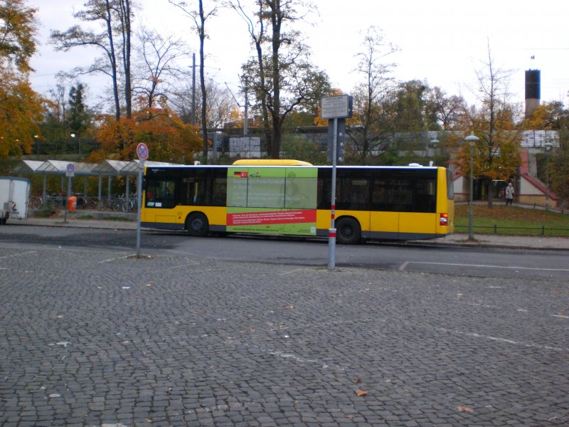 MAN Niederflurbus 3. Generation (Lions City) auf der Linie 284 nach S-Bahnhof Lichterfelde Sd am S-Bahnhof Lankwitz.
