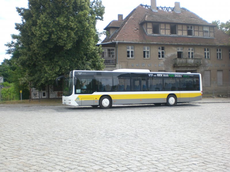 MAN Niederflurbus 3. Generation (Lions City /T) auf Betriebsfahrt am Bahnhof Wnsdorf-Waldstadt.
