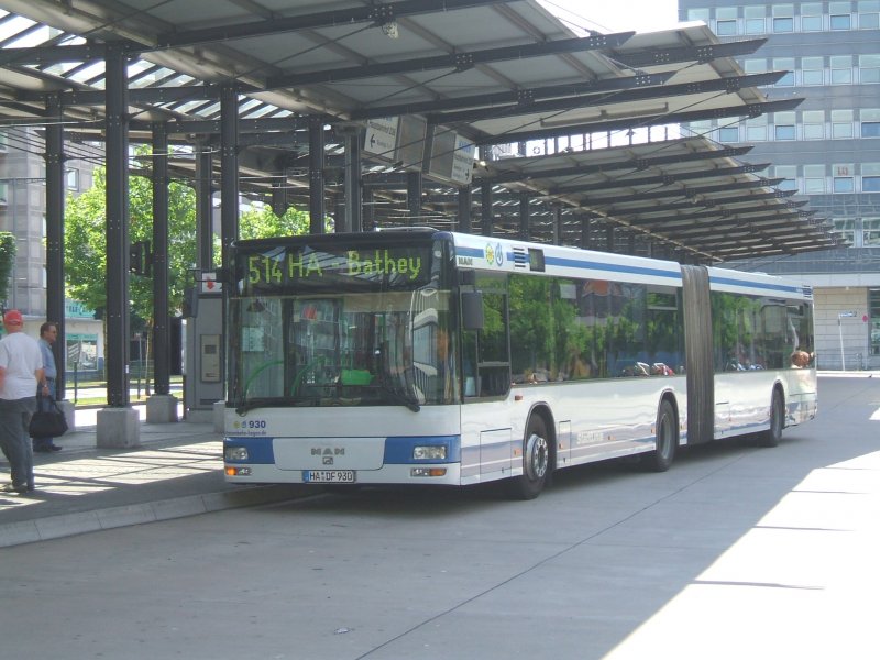 MAN Niederflurwagen Nr. 930, Linie 514 von Hagen Hbf/Bbf.
nach HA-Bathey  