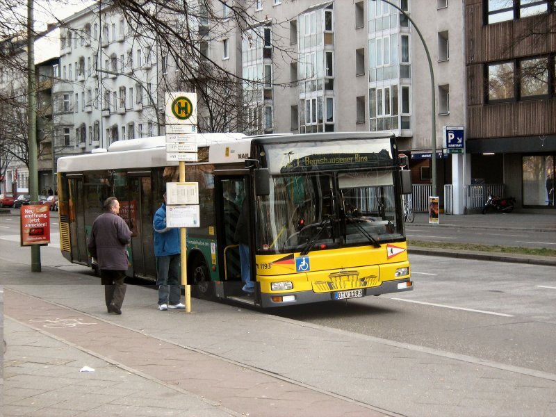 MAN-Stadtbus (BVG 1193) in Berlin, Leopoldplatz, Februar 2008