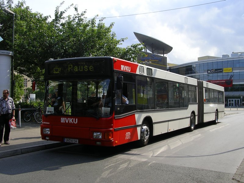 MAN der VKU als Ersatzverkehr im Auftrag der DB von Dortmund Hbf. Nord nach Lnen in Pausenstellung.(06.07.2008) 