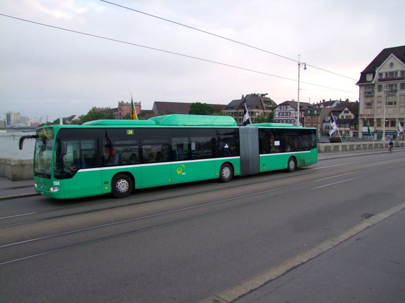 MB (704) ist auf der Mittleren Rheinbrcke unterwegs; 080901