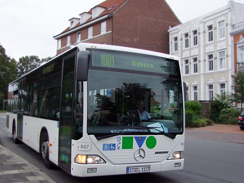 MB-Citaro mit der WagenNr901 steuert die Haltestelle Emmastrae in Cuxhaven an;090828