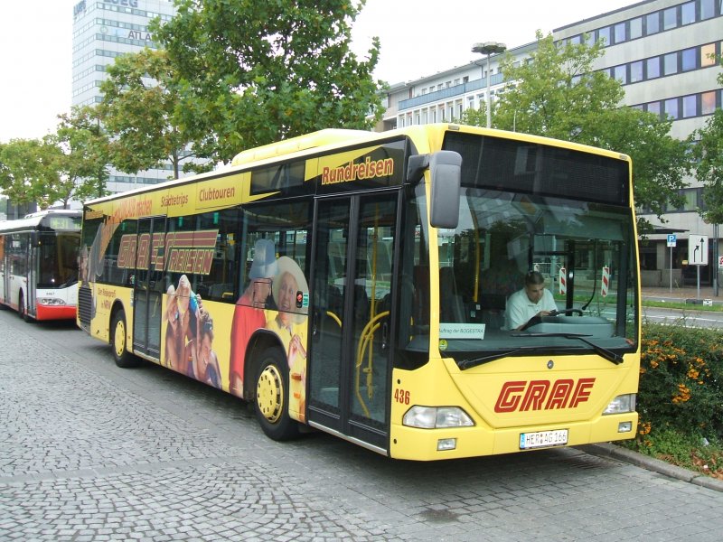 Mercedes Benz als Linienbus der Fa. Graf Reisen,im Dienste
der Bogestra ,im Bochumer Hbf/Bbf.(03.10.2007)
