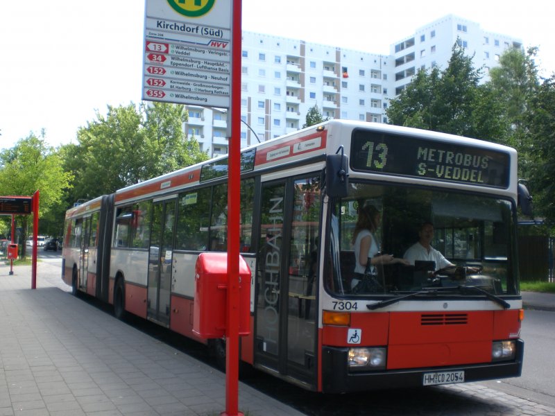 Mercedes-Benz O 405 N (Niederflur-Stadtversion) auf der Linie 13 nach S-Bahnhof Veddel an der Haltestelle Kirchdorf Sd.