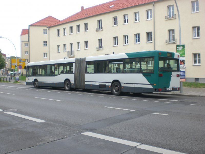 Mercedes-Benz O 405 N (Niederflur-Stadtversion) auf der Linie 694 nach Hauptbahnhof am S-Bahnhof Babelsberg/Schulstrae.