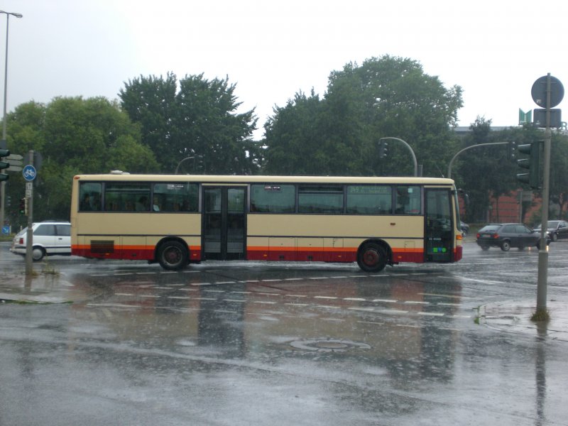 Mercedes-Benz O 408 auf der Linie Ringlinie 349 am S-Bahnhof Harburg.