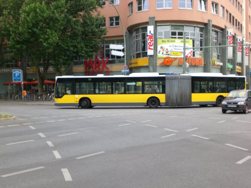 Mercedes-Benz O 530 I (Citaro) auf der Linie 167 nach Kpenick Mggelschlschenweg an der Haltestelle Beermannstrae.