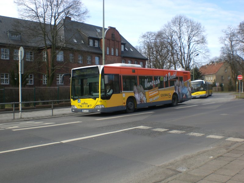 Mercedes-Benz O 530 I (Citaro) auf der Linie 251 nach Buch Zepernicker Strae am S-Bahnhof Buch.