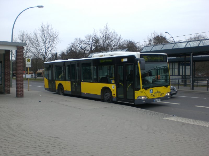 Mercedes-Benz O 530 I (Citaro) auf der Linie 296 nach S+U Bahnhof Lichtenberg am U-Bahnhof Tierpark.