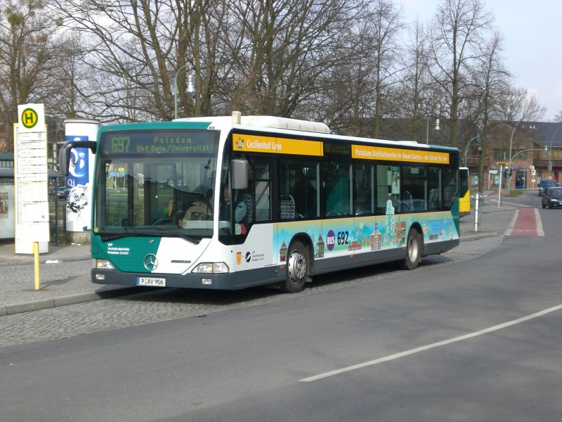 Mercedes-Benz O 530 I (Citaro) auf der Linie 697 nach Bahnhof Golm/Universitt an der Haltestelle Alt Kladow.