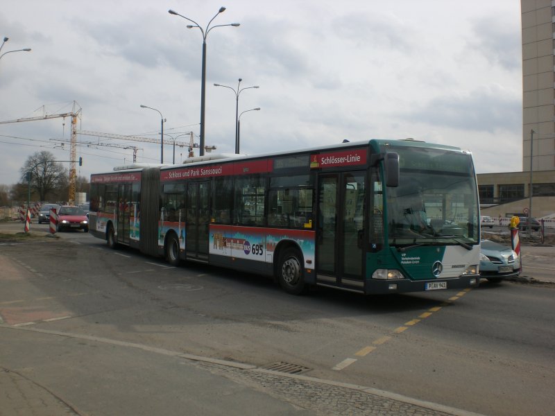 Mercedes-Benz O 530 I (Citaro) auf der Linie 695 nach Bahnhof Pirschheide an der Haltestelle Schlostrae.