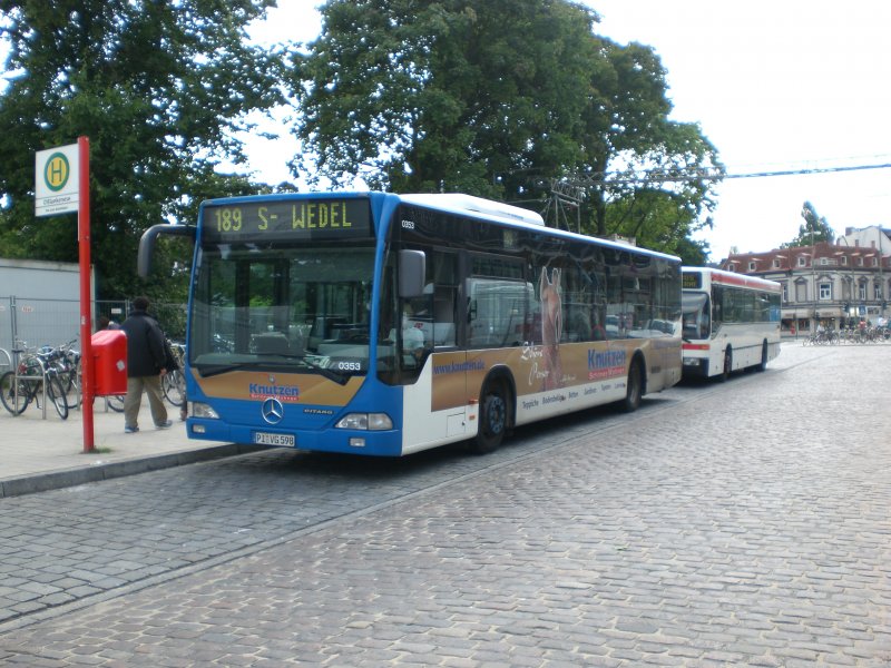 Mercedes-Benz O 530 I (Citaro) auf der Linie 189 nach S-Bahnhof Wedel am S-Bahnhof Blankenese.