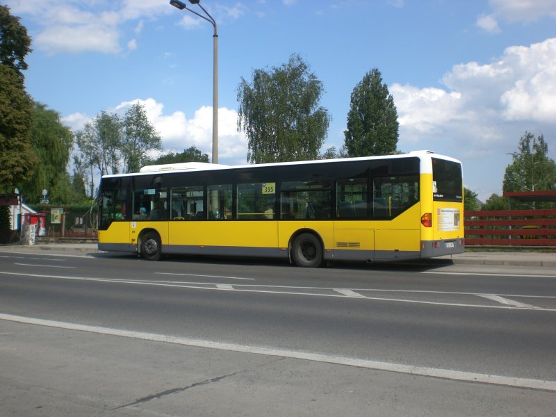Mercedes-Benz O 530 I (Citaro) auf der Linie 395 nach S-Bahnhof Mahlsdorf am U-Bahnhof Hnow.