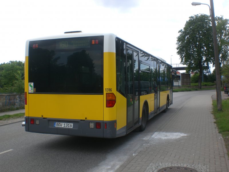 Mercedes-Benz O 530 I (Citaro) auf der Linie 160 nach Altglienicke Siriusstrae am S-Bahnhof Grnbergallee.