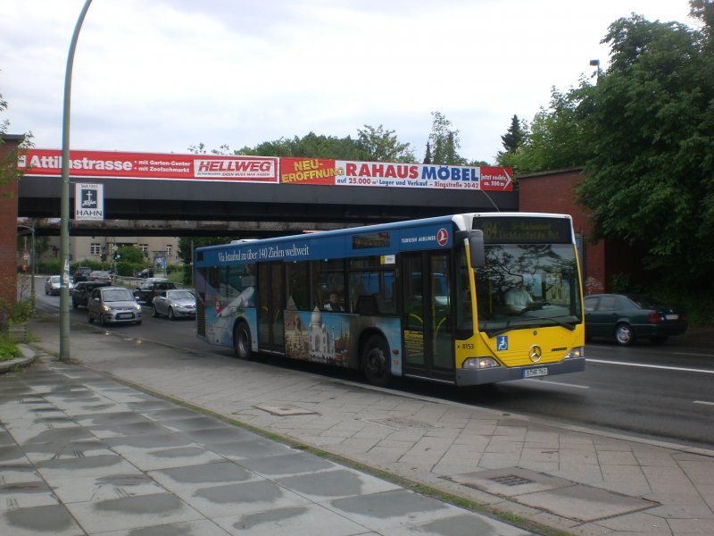 Mercedes-Benz O 530 I (Citaro) auf der Linie 184 nach S-Bahnhof Lichterfelde Ost am S-Bahnhof Attilastrae.