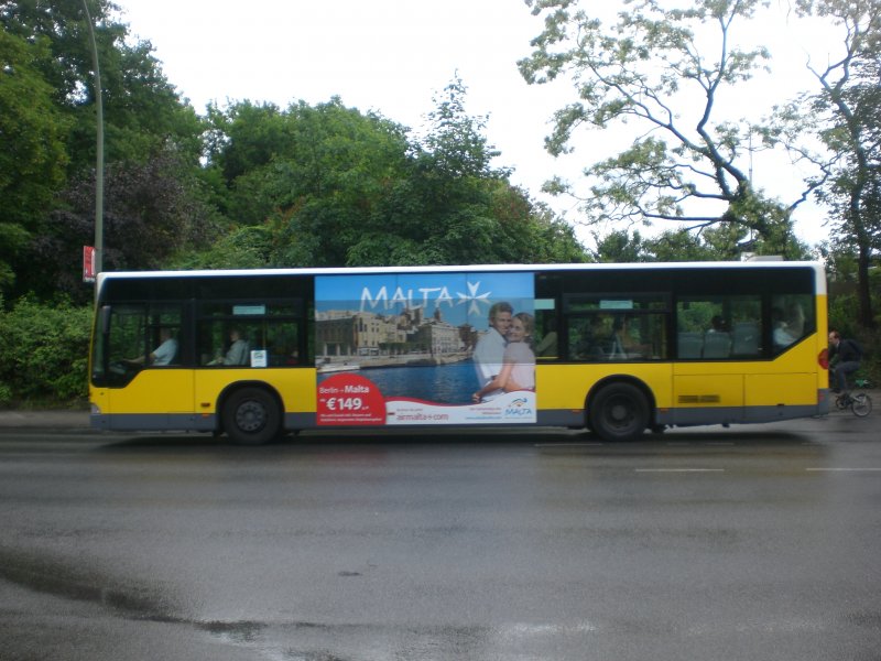 Mercedes-Benz O 530 I (Citaro) auf der Linie 184 nach S+U Bahnhof Tempelhof am S-Bahnhof Attilastrae.