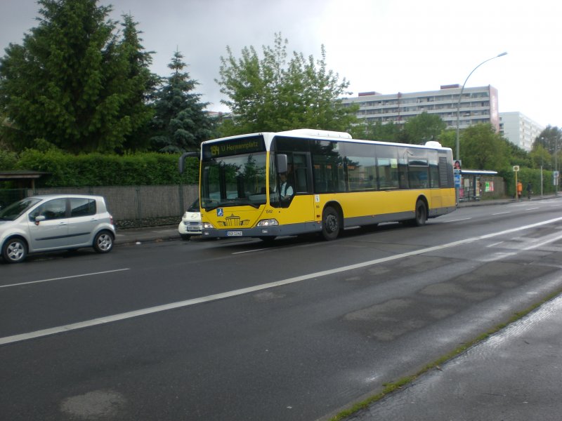 Mercedes-Benz O 530 I (Citaro) auf der Linie 194 nach U-Bahnhof Hermannplatz am S-Bahnhof Friedrichsfelde Ost.