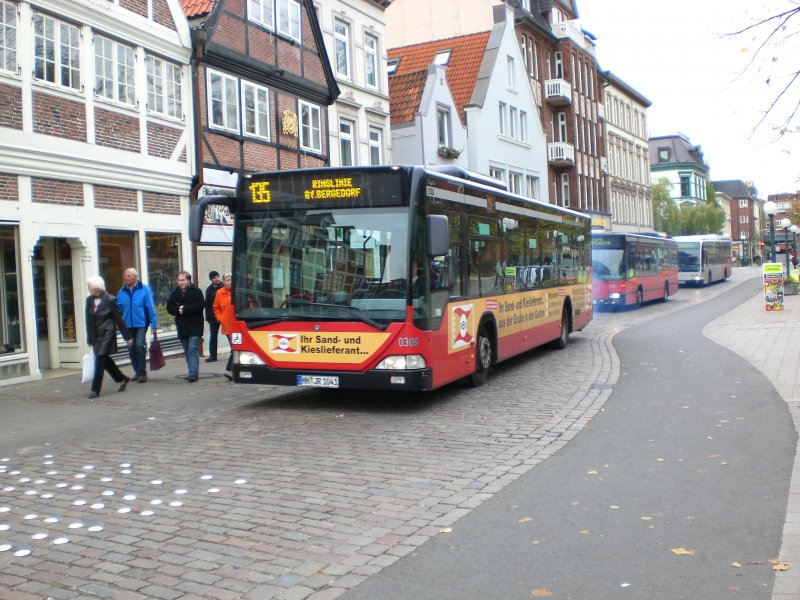 Mercedes-Benz O 530 I (Citaro) auf der Linie 135 nach S-Bahnhof Bergedorf an der Haltestelle Bergedorf Kupferhof.