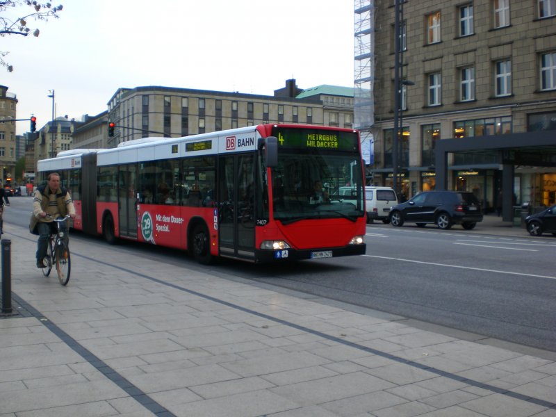 Mercedes-Benz O 530 I (Citaro) auf der Linie 4 nach Wildacker am S+U Bahnhof Jungfernstieg.