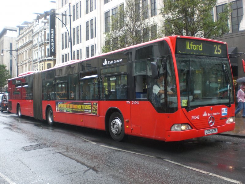 Mercedes-Benz O 530 I (Citaro) auf der Linie 25 nach Ilford in der Oxford Street.