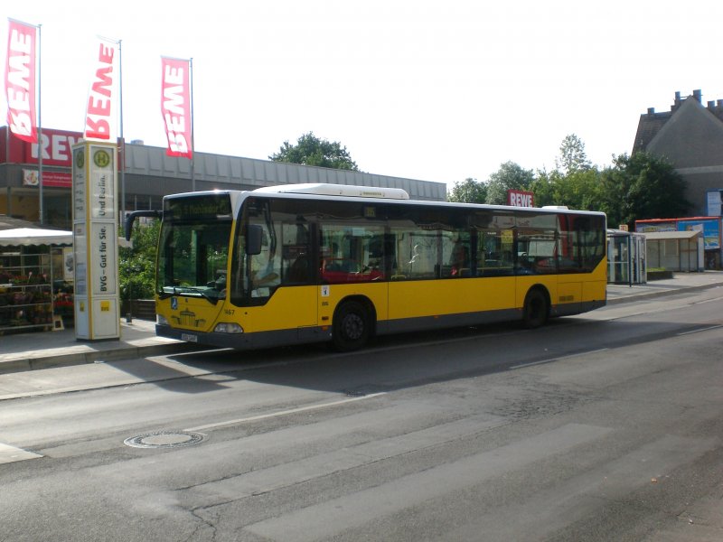Mercedes-Benz O 530 I (Citaro) auf der Linie 395 am S-Bahnhof Mahlsdorf.