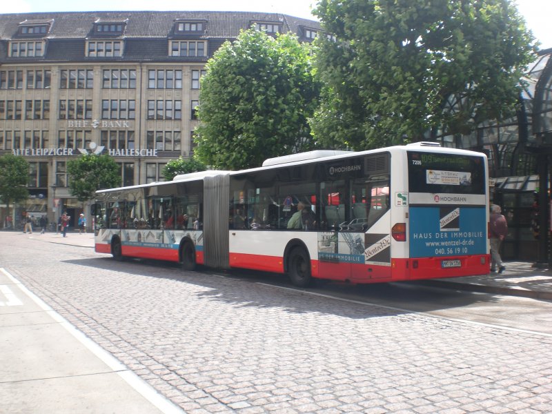 Mercedes-Benz O 530 I (Citaro) auf der Linie 109 nach Hauptbahnhof an der Haltestelle Rathausmarkt.