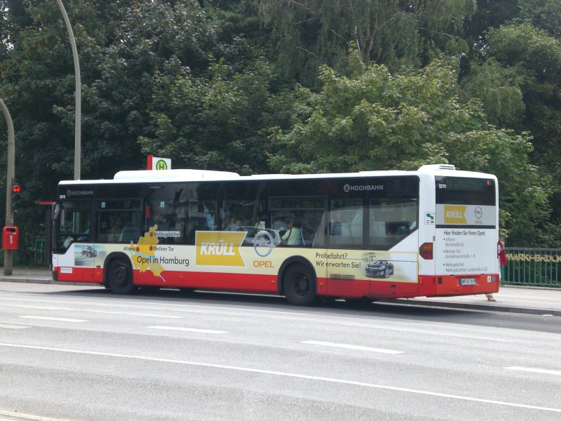 Mercedes-Benz O 530 I (Citaro) auf der Linie 24 nach Bahnhof Rahlstedt am U-Bahnhof Langenhorn Markt.