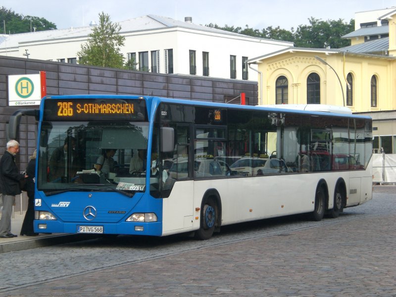 Mercedes-Benz O 530 I (Citaro) auf der Linie 286 nach S-Bahnhof Othmarschen am S-Bahnhof Blankenese.