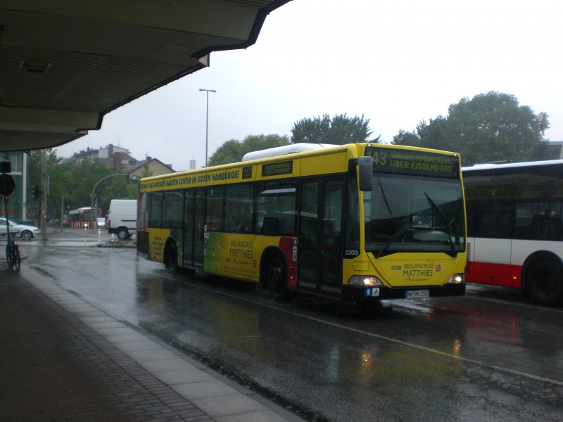 Mercedes-Benz O 530 I (Citaro) auf der Linie 143 nach Vahrenwinkelweg am S-Bahnhof Harburg.