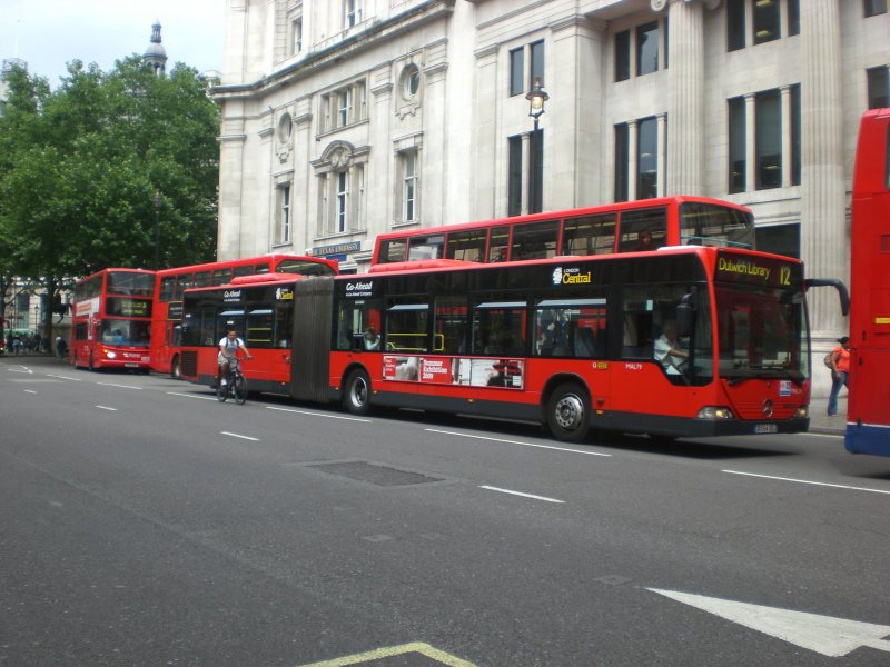 Mercedes-Benz O 530 I (Citaro) auf der Linie 12 nach Dilwich Libary in der Regent Street.