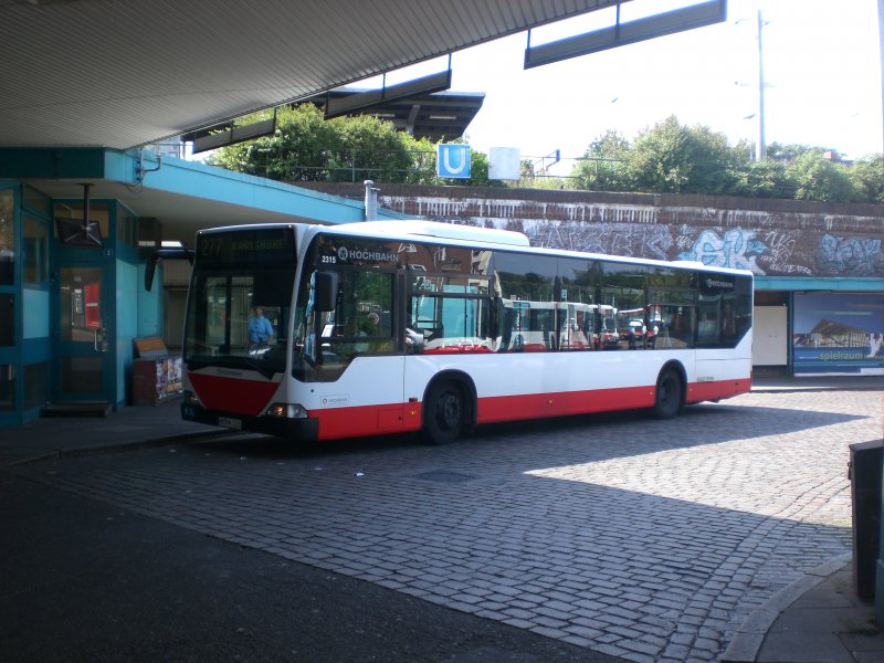 Mercedes-Benz O 530 I (Citaro) auf der Linie 277 nach Karlshhe am S+U Bahnhof Barmbek.