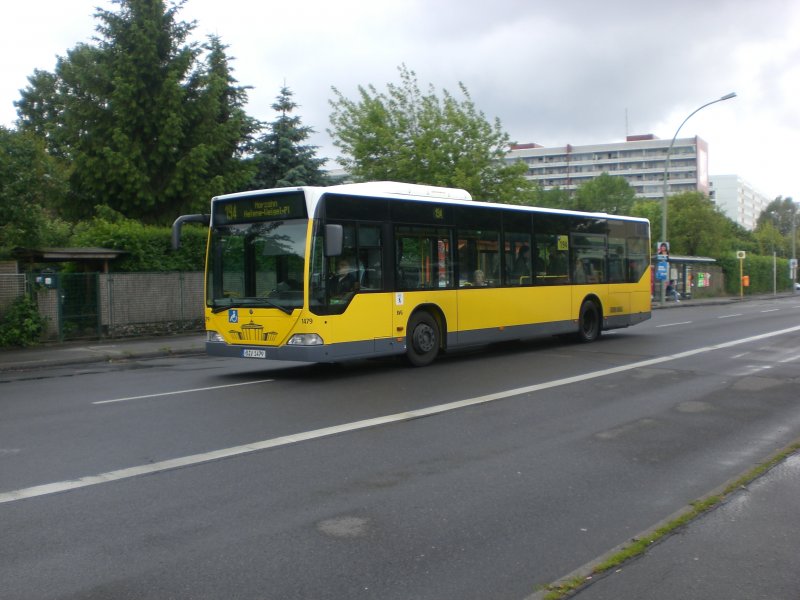 Mercedes-Benz O 530 I (Citaro) auf der Linie 194 nach Marzahn Helene-Weigel-Platz am S-Bahnhof Friedrichsfelde Ost.