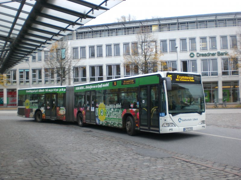 Mercedes-Benz O 530 I (Citaro) auf der Linie 16 nach Krummesse am ZOB/Hauptbahnhof.