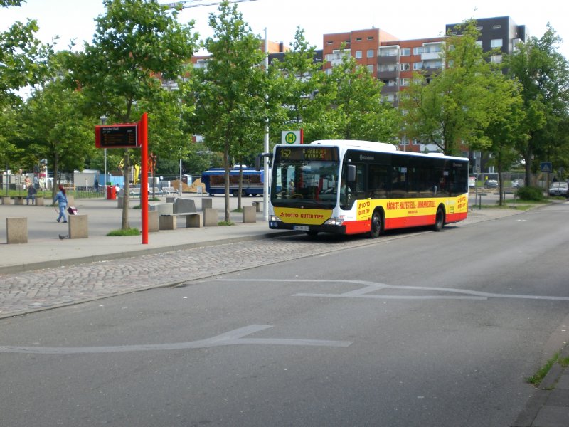 Mercedes-Benz O 530 II (Citaro Facelift) auf der Linie 152 nach S-Bahnhof Harburg Rathaus in Kirchdorf-Sd.