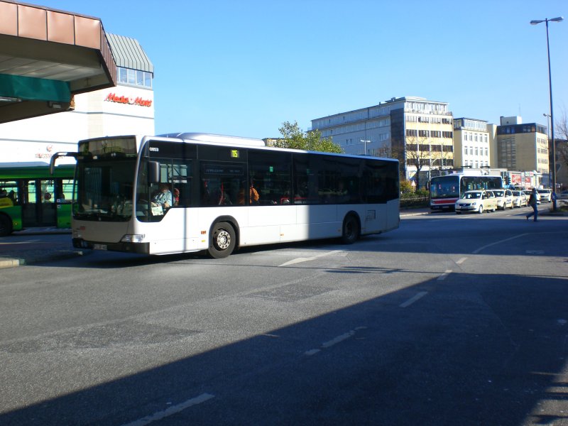 Mercedes-Benz O 530 II (Citaro Facelift) auf der Linie 15 nach Harvestehude Asterchaussee am Bahnhof Altona.