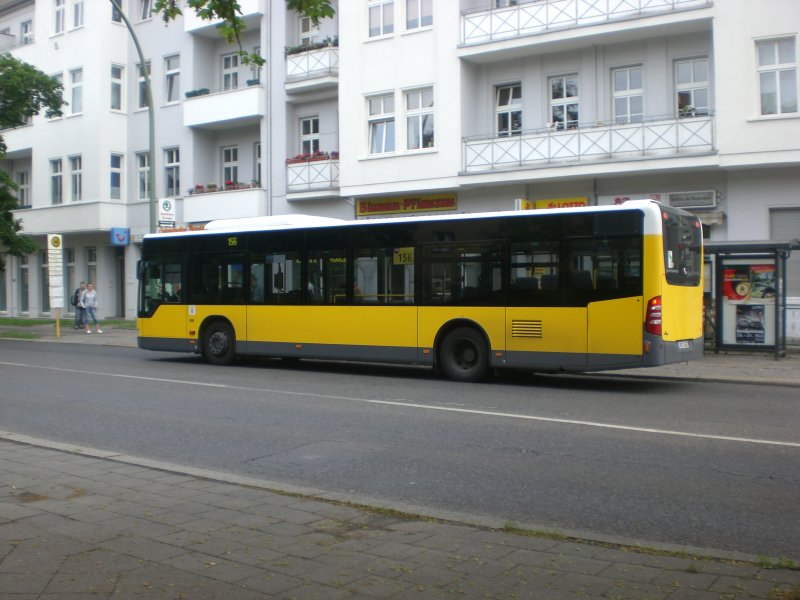 Mercedes-Benz O 530 II (Citaro Facelift) auf der Linie 156 nach Prenzlauer Berg Michelangelostraße an der Haltestelle Weißensee Pasedagplatz.