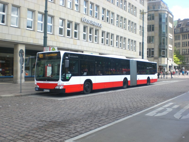Mercedes-Benz O 530 II (Citaro Facelift) auf der Linie 109 nach U-Bahnhof Alsterdorf an der Haltestelle Rathausmarkt.
