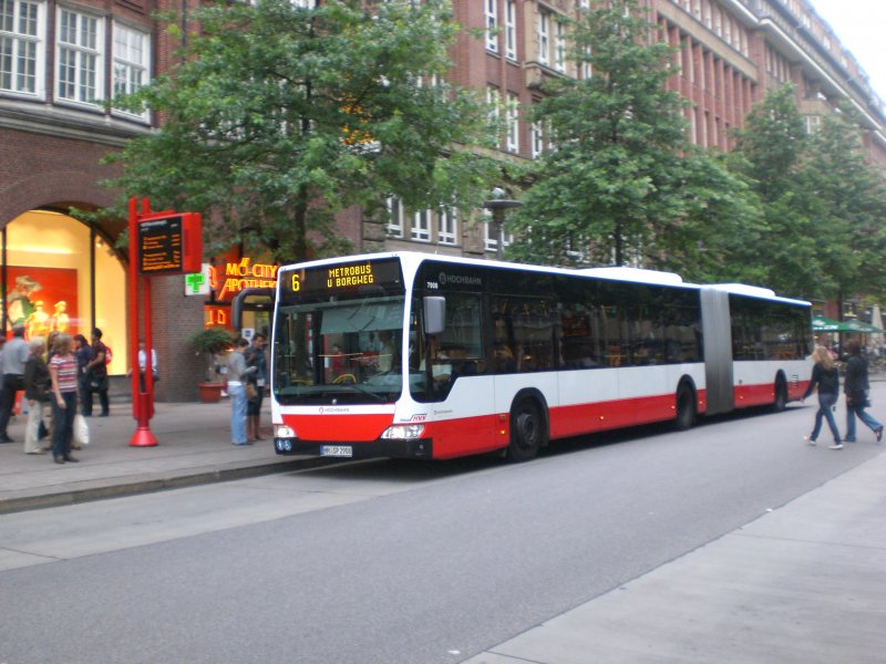 Mercedes-Benz O 530 II (Citaro Facelift) auf der Linie 6 nach U-Bahnhof Borgweg am Hauptbahnhof/Mnckebergstrae.