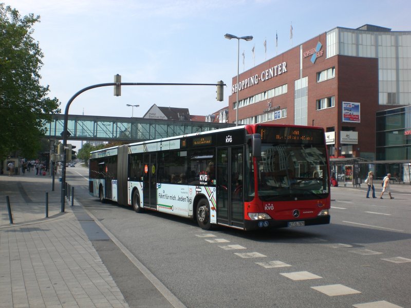 Mercedes-Benz O 530 II (Citaro Facelift) auf der Linie 11 nach Wik Nord-Ostsee-Kanal am Hauptbahnhof.
